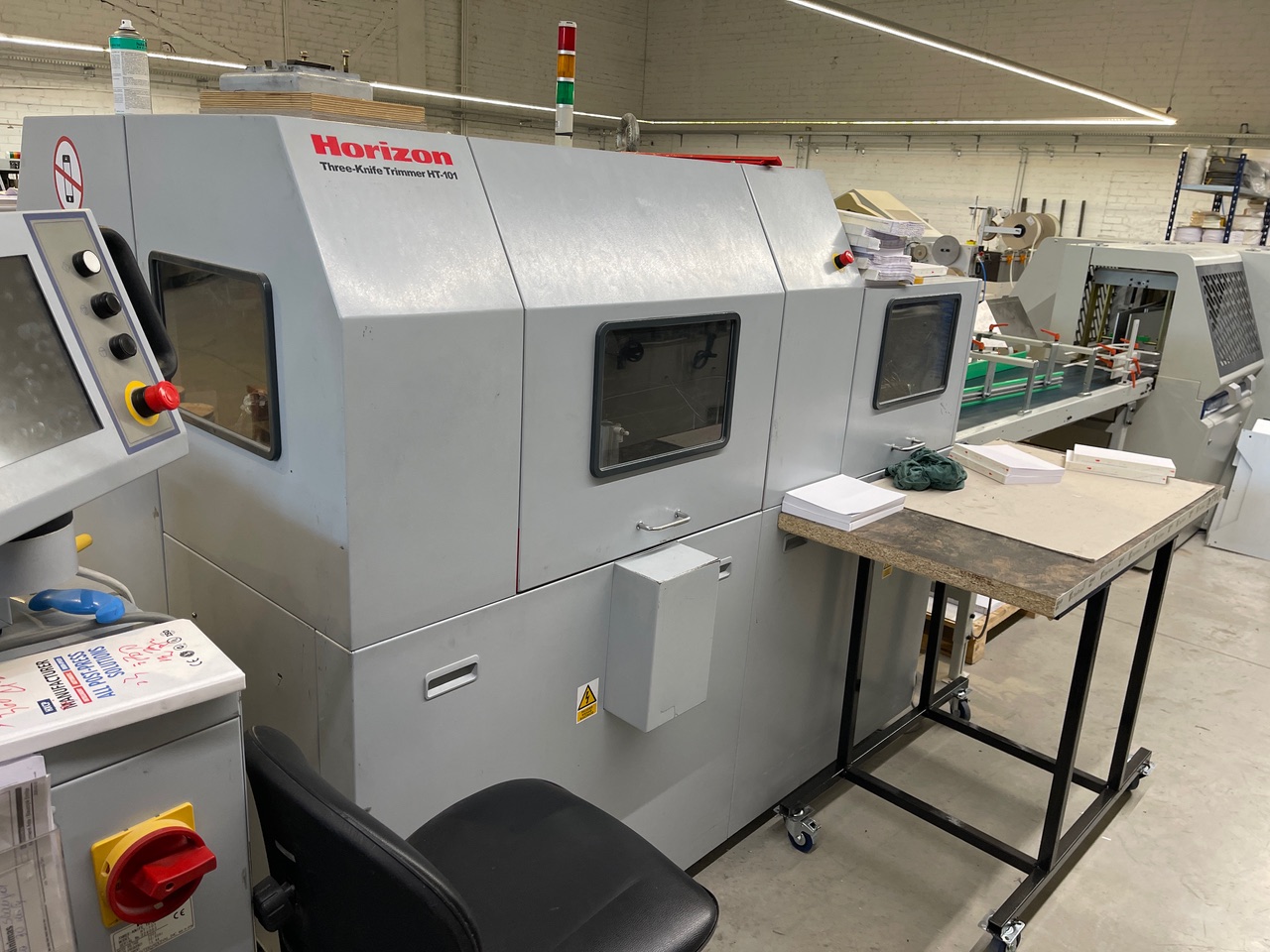 Horizon HT 101 full automated three-knife trimmer